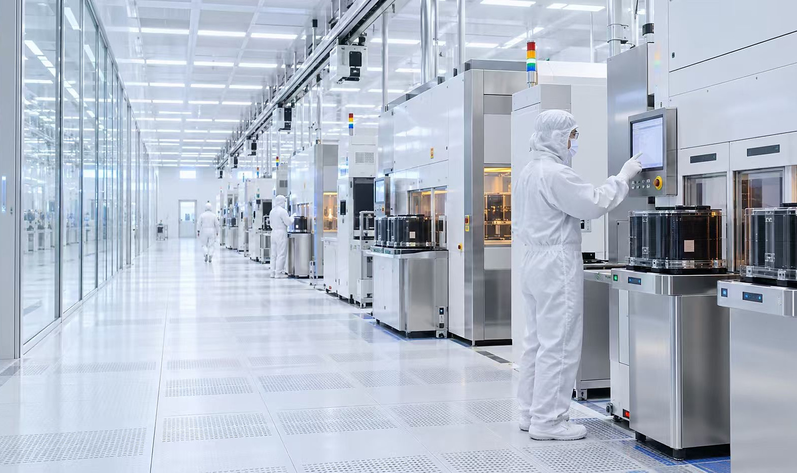 Semiconductor manufacturing cleanroom